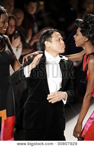 Zang Toi