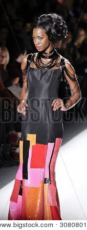 Zang Toi