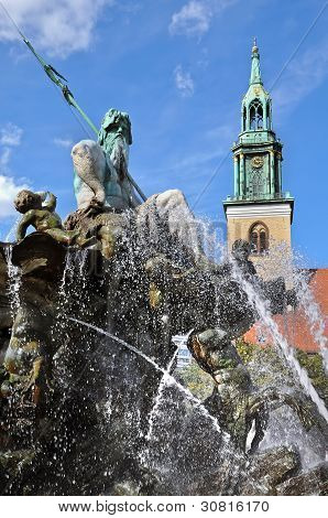 Neptune springvand & Marienkirche, Berlin