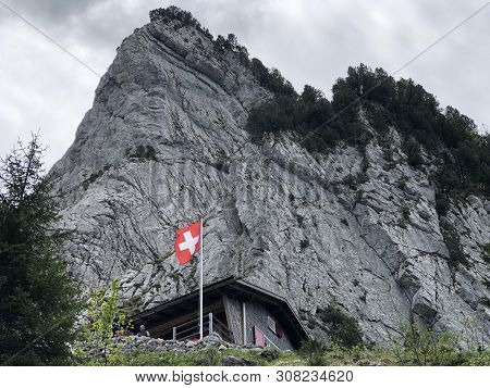 Die Kletterhutte (kletterhuette) Bockmattli Or Bockmattlihutte (bockmattlihuette) 1501 M - Sac, Inne