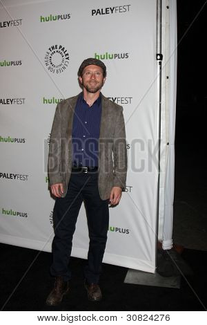 LOS ANGELES - 8 mar: T.J. Thyne มาถึงในเหตุการณ์ 