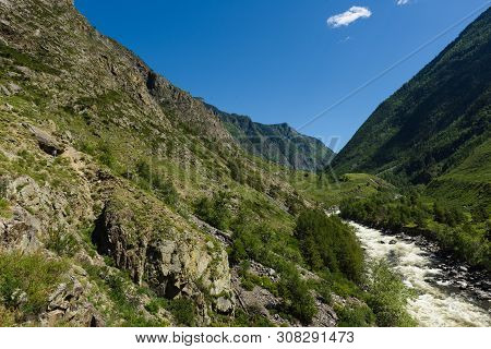 Chulishman Valley In Mountain Altay The Road To Uchar