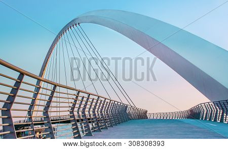Tolerance Bridge Dubai Famous Touist Attraction Best Place To Visit In Holidays Modern Architecture 