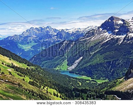 An Unbelievable View Of Lake Obersee And The Oberseetal Alpine Valley, Nafels (naefels) - Canton Of 