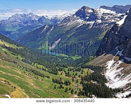 An Unbelievable View Of Lake Obersee And The Oberseetal Alpine Valley, Nafels (naefels) - Canton Of 