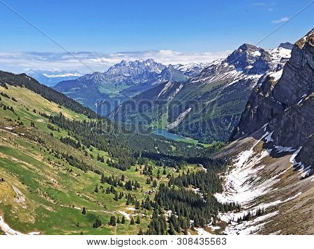 An Unbelievable View Of Lake Obersee And The Oberseetal Alpine Valley, Nafels (naefels) - Canton Of 