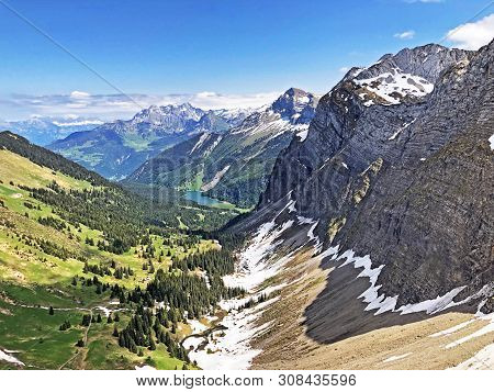 An Unbelievable View Of Lake Obersee And The Oberseetal Alpine Valley, Nafels (naefels) - Canton Of 