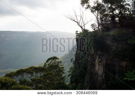 View To Spooners Lookout With Hikers At The Three Sisters In The Blue Mountains With Backlight, Kato