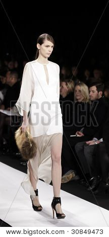 BCBGMAXAZRIA
