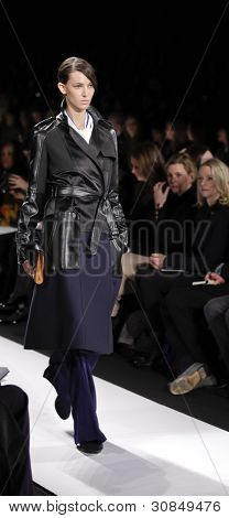 BCBGMAXAZRIA