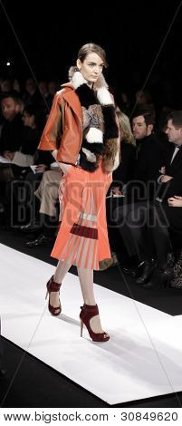 BCBGMAXAZRIA