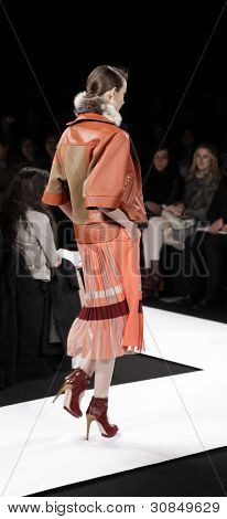 BCBGMAXAZRIA