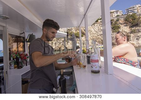 Sangria Bar Tourboat