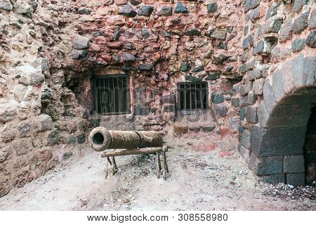 Cannon At Portuguese Fortress On Hormoz Island, Iran