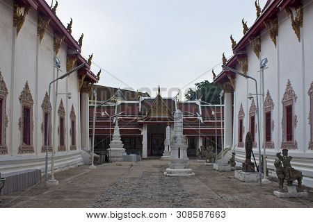 Wat Pathum Khongkha Temple In Bangkok, Thailand