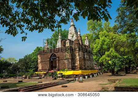 Wat Chet Yot, Seven Pagoda Temple It Is A Major Tourist Attraction In Chiang Mai, Thailand.with Even