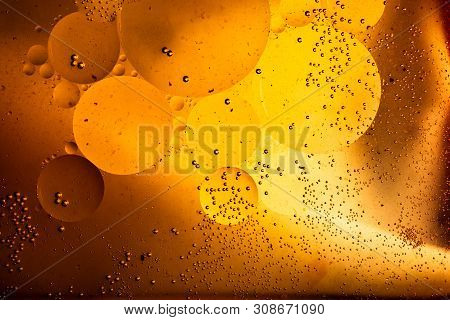 Oil Bubbles Inside Water Base Form Patterns