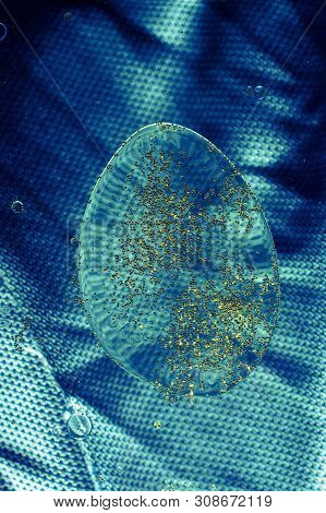 Air And Oil Bubbles Inside Water Base Form Patterns
