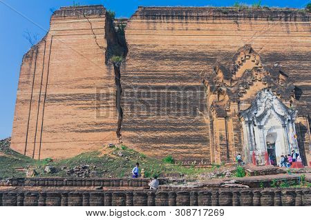 Mingun-myanmar, January 20, 2019 : Unidentified Tourists Come To Visit And Take Photographys At The