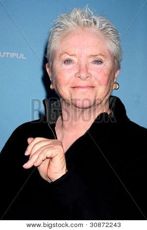 LOS ANGELES - MAR 10: Susan Flannery ankommer til fed og smuk 25th jubilæumsfest på th