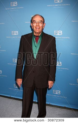 LOS ANGELES - Mrz 10: Ron Weaver kommt in das Fett 