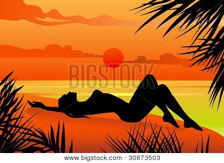Dívka ležela na Beach Silohuette
