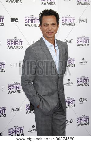 SANTA MONICA, CA - 25 de fevereiro: Benjamin Bratt 2012 filme Independent Spirit Awards em 25 de fevereiro,