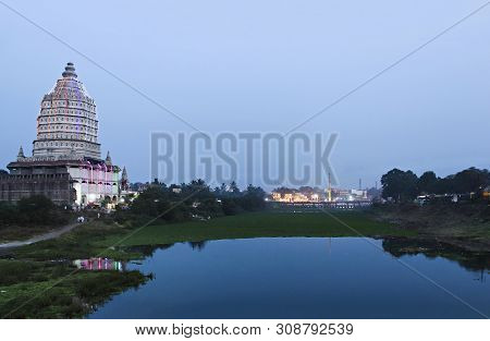 Saint Sri Dnyaneshwar Maharaj Mandir And Indrayani River, Alandi,  Maharashtra, India.