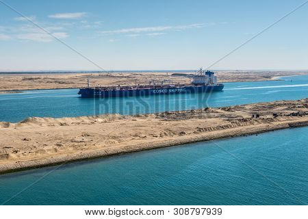 Ismailia, Egypt - November 5, 2017: Crude Oil Tanker Nan Lin Wan Vessel Passing The New Suez Canal N