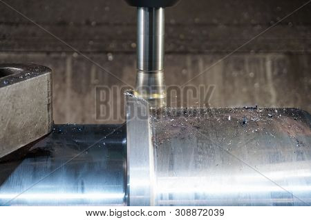 Milling Keyway Shaft On The Cnc Machine.