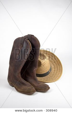 Botas e chapéu de 3