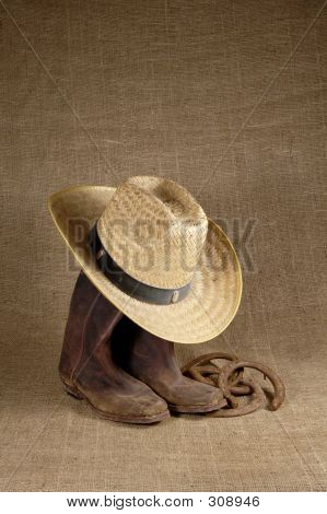 Botas, chapéu e ferraduras 1
