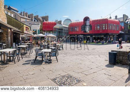 Saint-brieuc, France - August 27, 2019: Residents Of The City And Tourists Relax In Cafe And On Terr
