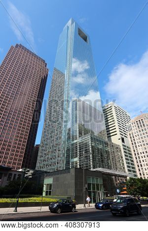 Philadelphia, Usa - June 11, 2013: Comcast Center Building In Philadelphia. As Of 2012 The 297m Tall