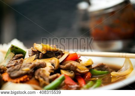 Delicious Cow Meat And The Rice