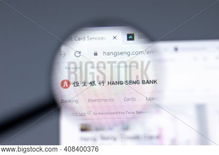 New York, Usa - 15 February 2021: Hang Seng Bank Website In Browser With Company Logo, Illustrative 