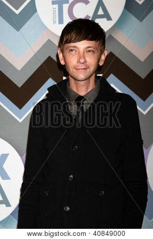 พาซาดีนา CA - 8 jan: DJ Qualls เน้น FOX TV 2013 TCA หนาวข่าวทัวร์ที่แลงแฮมฮันติงตัน