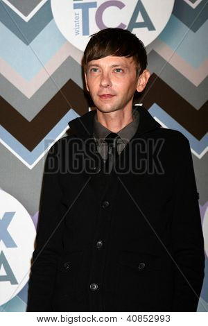 พาซาดีนา CA - 8 jan: DJ Qualls เน้น FOX TV 2013 TCA หนาวข่าวทัวร์ที่แลงแฮม Huntingto