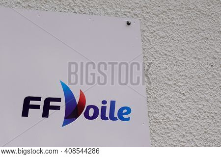 Bordeaux , Aquitaine France - 02 13 2021 : Ffv Voile French Sailing Federation Logo Text Sign On Fla