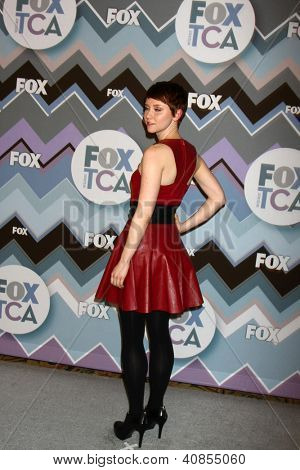 PASADENA, CA - JAN 8: Valorie Curry uczęszcza FOX TV 2013 TCA Winter Press Tour w Langham Huntin