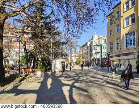 Asenovgrad, Bulgaria - February 5, 2021: Nikolay Haytov Square In Town Of Asenovgrad,  Plovdiv Regio