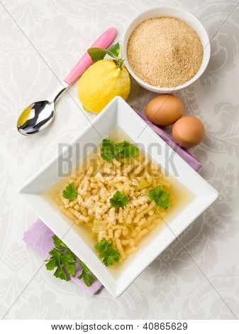 keitto passatelli, perinteinen italialainen resepti
