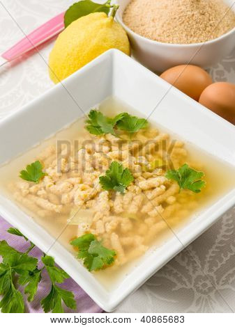 keitto passatelli, perinteinen italialainen resepti