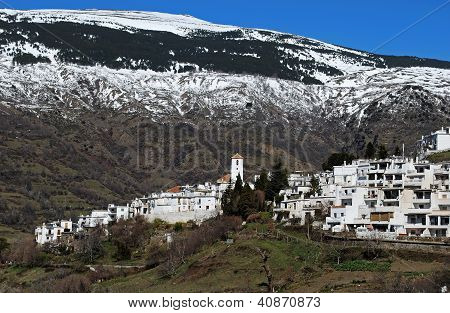 Bílý vesnice, Capileira, Andalusie, Španělsko.