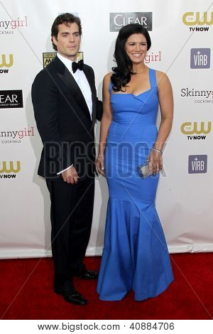 ลอสแองเจลิส - 10 มกราคม: Henry Cavill, Gina Carano มาที่ Aw ภาพยนตร์ทางเลือกวิจารณ์ปี 18