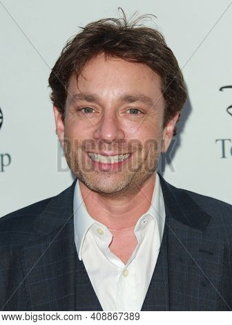 LOS ANGELES - AUG 08: Chris Kattan arrives to the 2009 Disney-ABC Televison Group Summer Press Tour on August 08, 2009 in Pasadena, CA