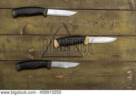 Several Flying Knives. The Knives Fly In One Direction. Aspiring Knives.
