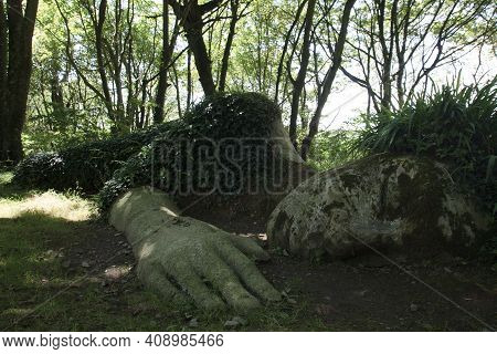 Saint Austell (england), Uk - August 19, 2015: A Statue In The Lost Gardens Of Heligan, Cornwall, En