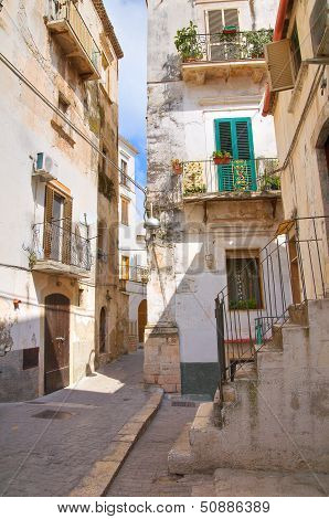 Alleyway. Rodi Garganico. Puglia. Italy.
