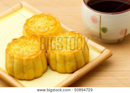 Mooncake and tea
